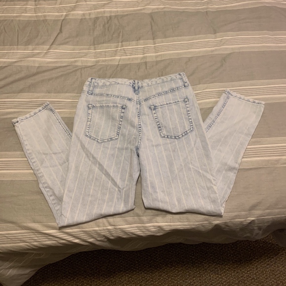 Wild Fable Striped Light Wash Jeans - Picture 3 of 4